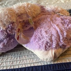 New unicorn Pillow Pet. Great for Easter! Check my other listings for more great items.