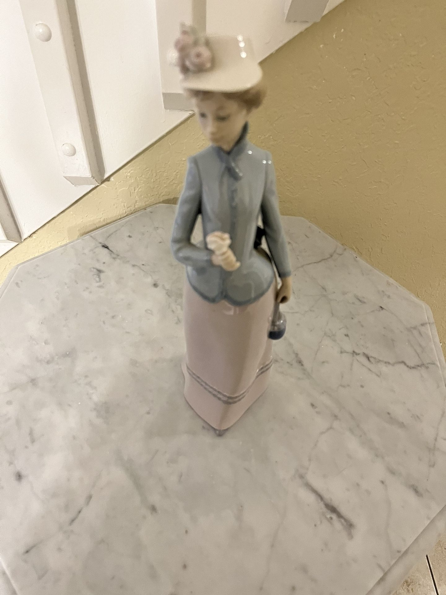 Lladro Figurine. Miss Teresa