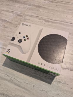 Xbox Series S + Accessories