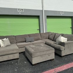 Beautiful Grey Sectional W/ Storage Ottoman Free Delivery