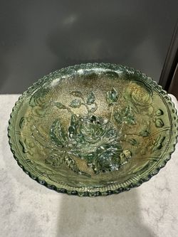 Vintage Carnival Glass Emerald Green With Ruffled Edge & Open Rose Pattern 7”