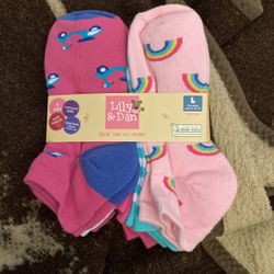 Brand New Girls 6 Pack socks Size large