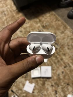 airpod 4 and second generation 
