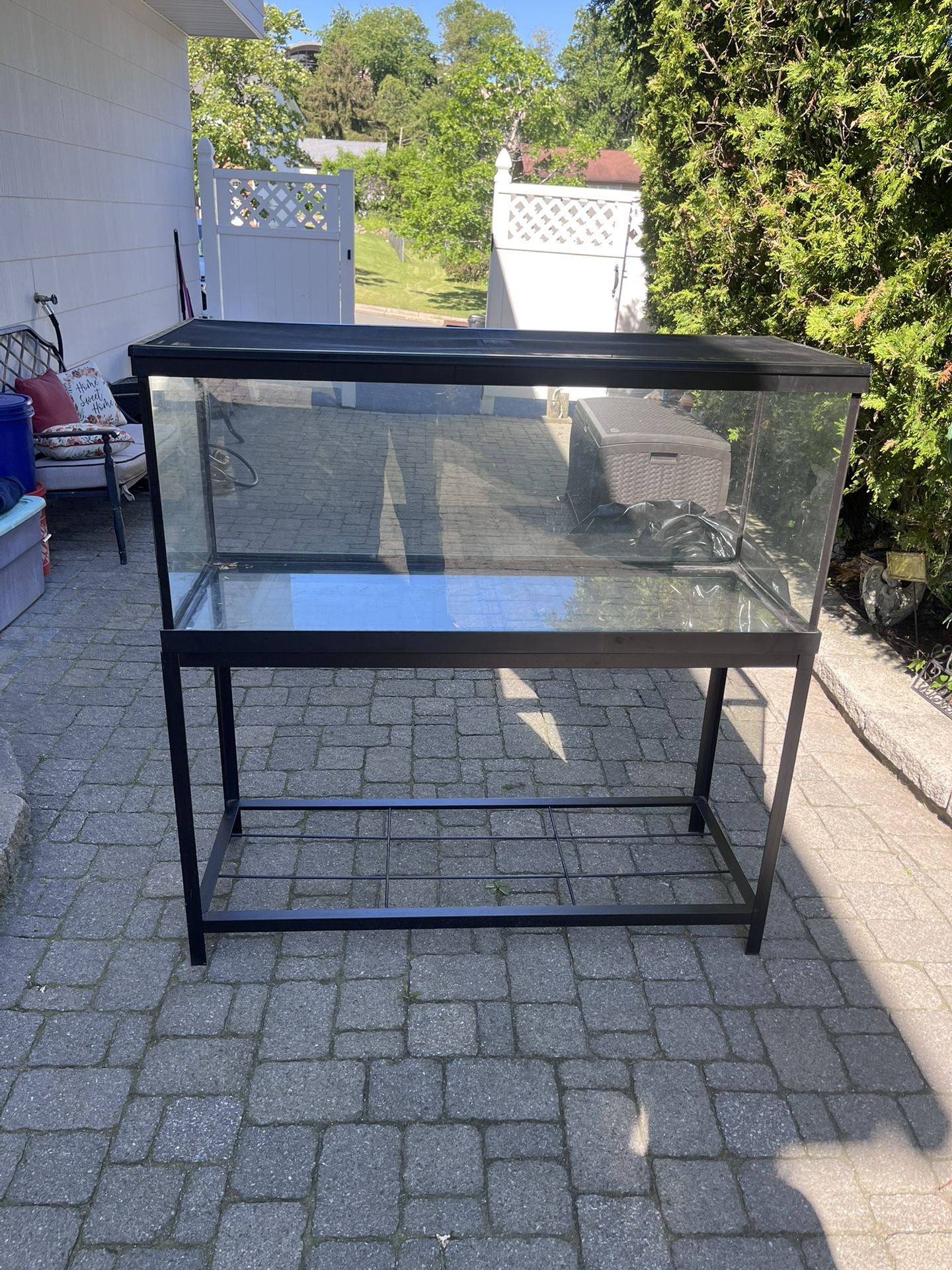 75 Gallons Tank W/Slotted Lid and Stand
