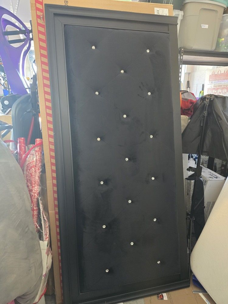 King Tufted LeD Headboard Only