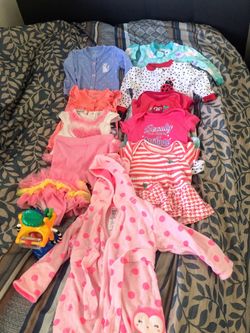 Baby clothes + toy