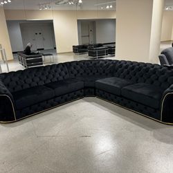 NEW💥Black Tufted Sectional💥 Financing Available 
