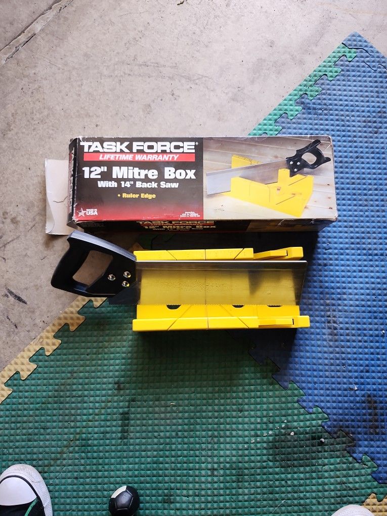 Task Force 12" Mitre Box with Saw