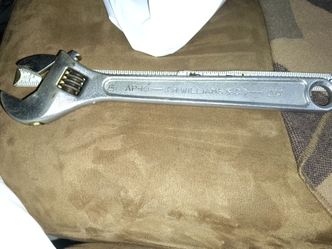 Pipe wrench