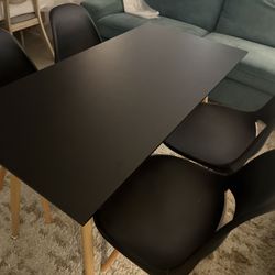 Dining table with 4 chairs 