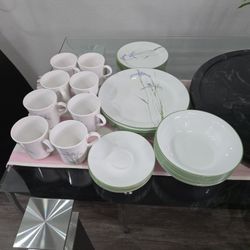 1980 's Vintage Corelle Shadow Iris pattern dinnerware 40 pcs