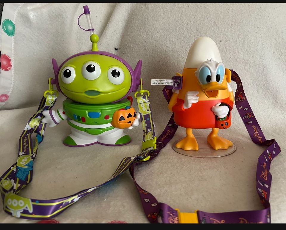 Disney sippers set new