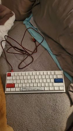 Ducky 1 2 mini (White) Cherry MX Red switches