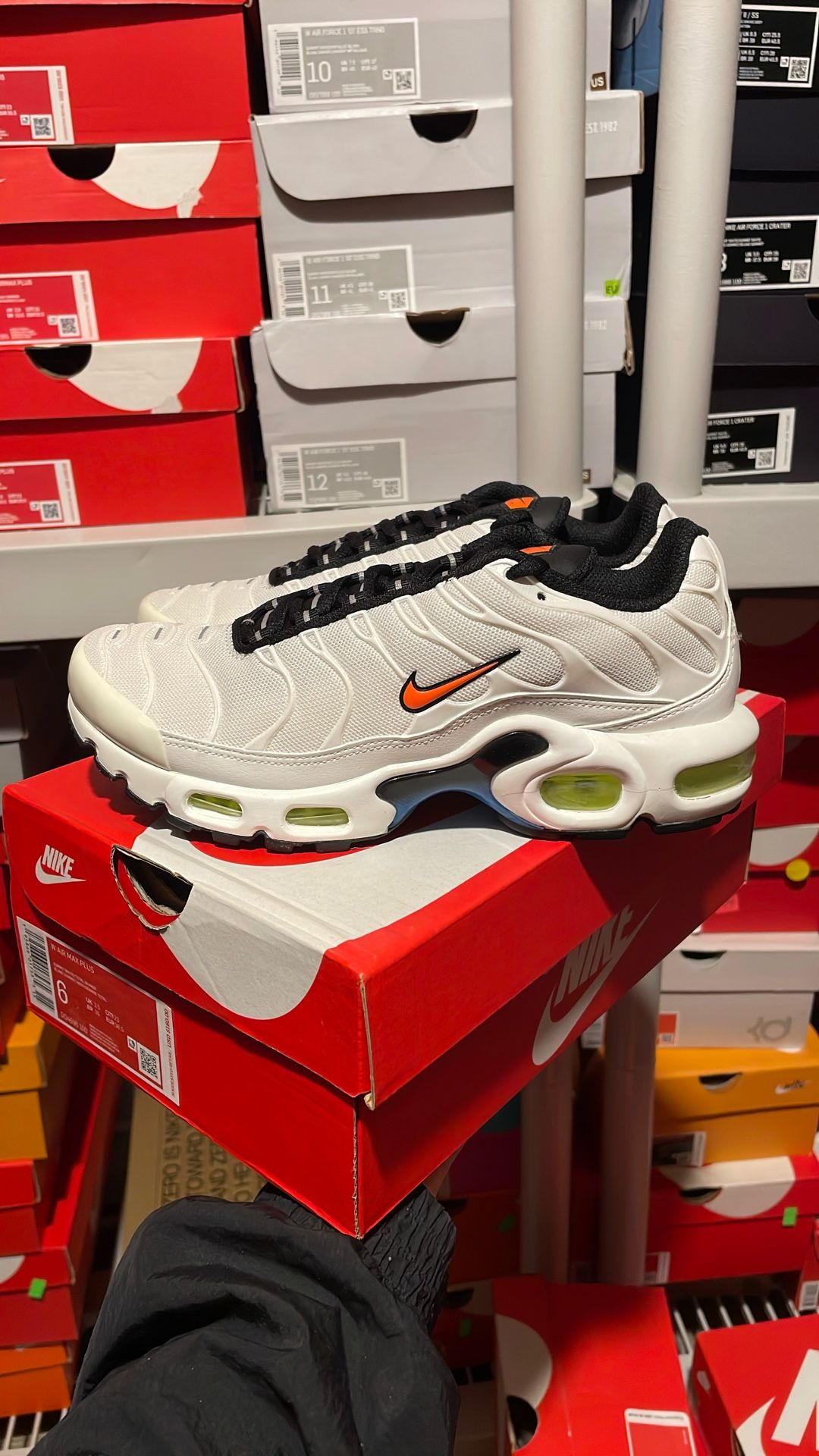 nike air max plus women size 6