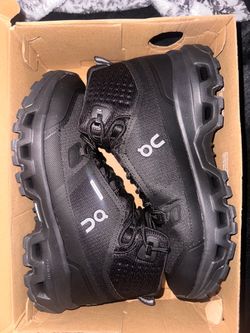 On cloud waterproof hiking shoe