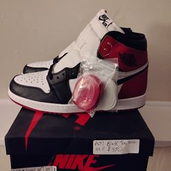 Deadstock Jordan Retro 1 Black Toe Sz 11 2016 Release OG 