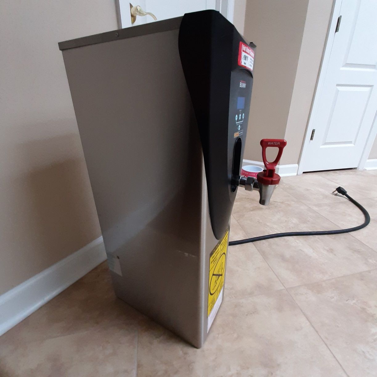 Bunn 43600.0014 H5X Element 5 Gallon Hot Water Dispenser for Sale in Apopka, FL OfferUp