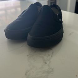 Black Vans Slip-Ons 
