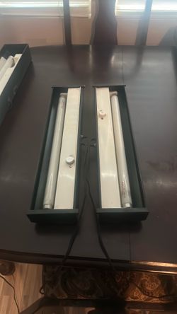 2 fish tank lights