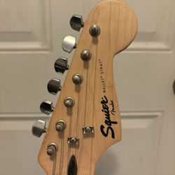 Fender Guitar Sounds Really Really Good Hundred Dollars Or Best Offer. Thank You.