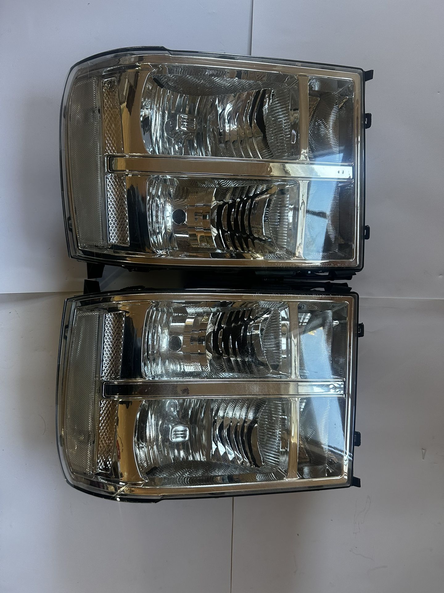 Gmc Sierra Headlight Year 2007-2013