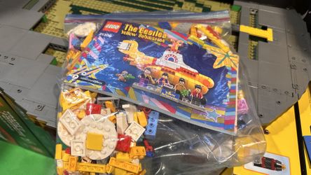 Lego 21306 The Beatles Yellow Submarine