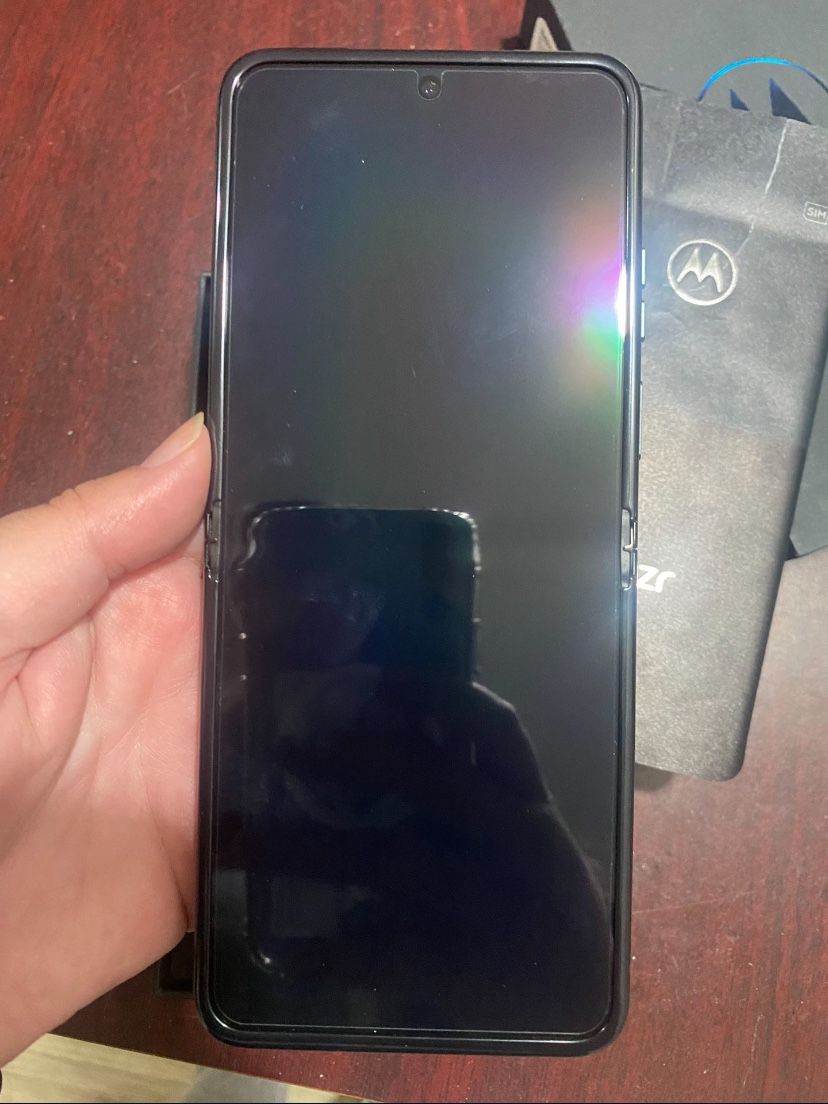 Razr 2023