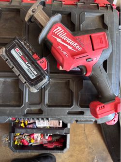 Milwaukee Hackzall M18 brushless Fuel, Milwaukee M18 XC8.0 battery