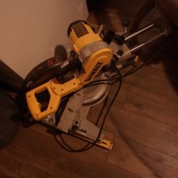 DeWalt Saw Almost New