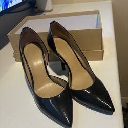 Black Woman’s Heels Micheal Kors  