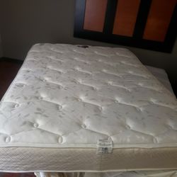 Queen Size Mattress And Box Spring 