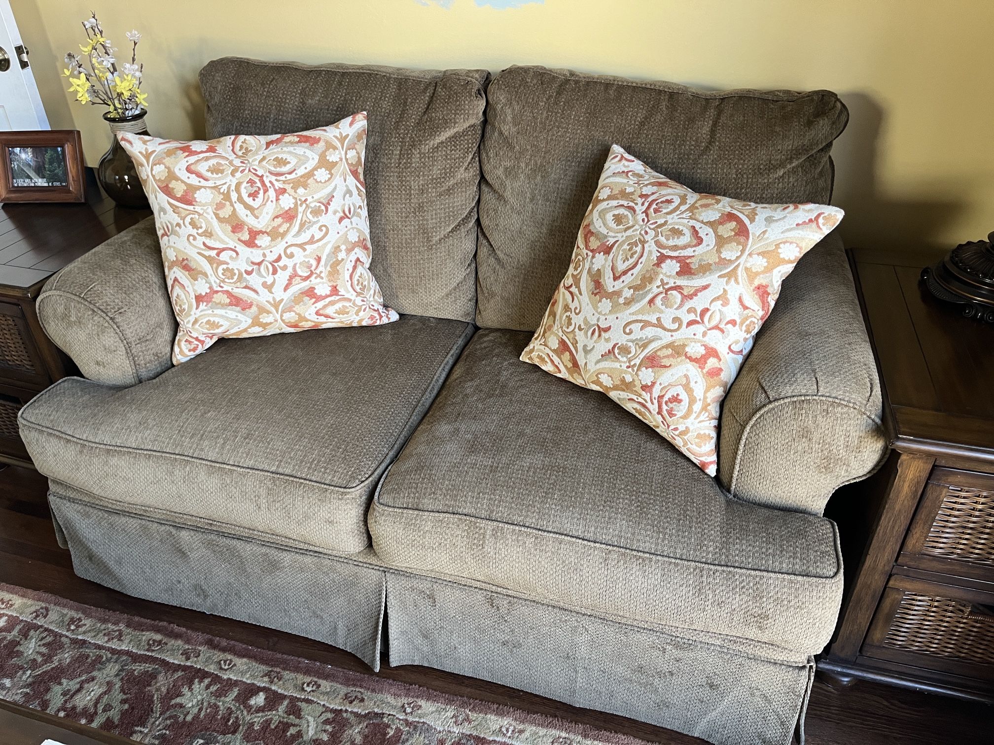 Matching Loveseat And Chair, Table & Floor Lamps