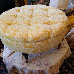 FABULOUS 36" TUFTED OTTOMAN/COCKTAIL TABLE on WHEELS - $125 (Washington Park, i25 and Alameda, Denver)