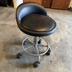 Small Swivel Seat/stool