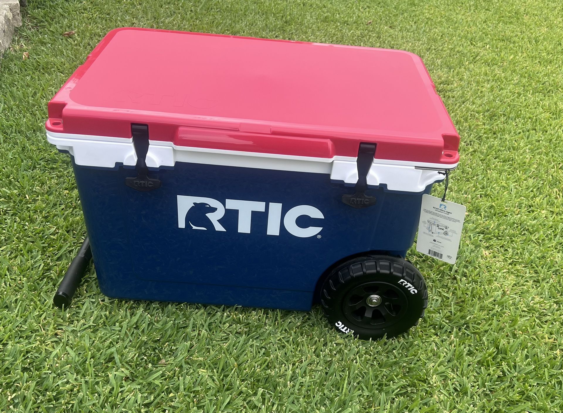 RTIC 52 Qt Wheeled Cooler New!