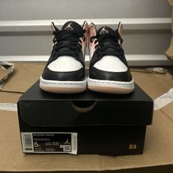 Air Jordan 1 Mid Arctic orange Size 5y