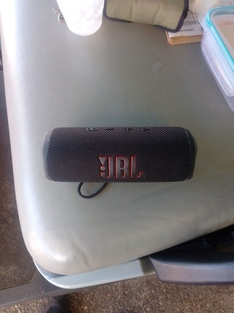 JBL Bluetooth Speaker 