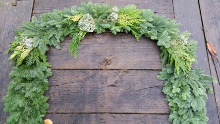 Door frame arch wreath