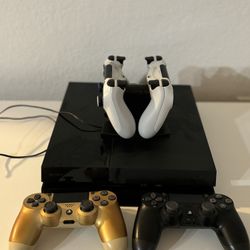 PS4 With 4 Controllers
