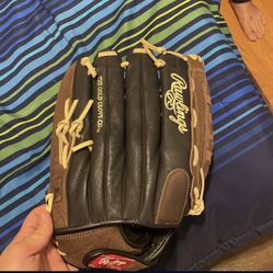 14 inch Rawlings glove 