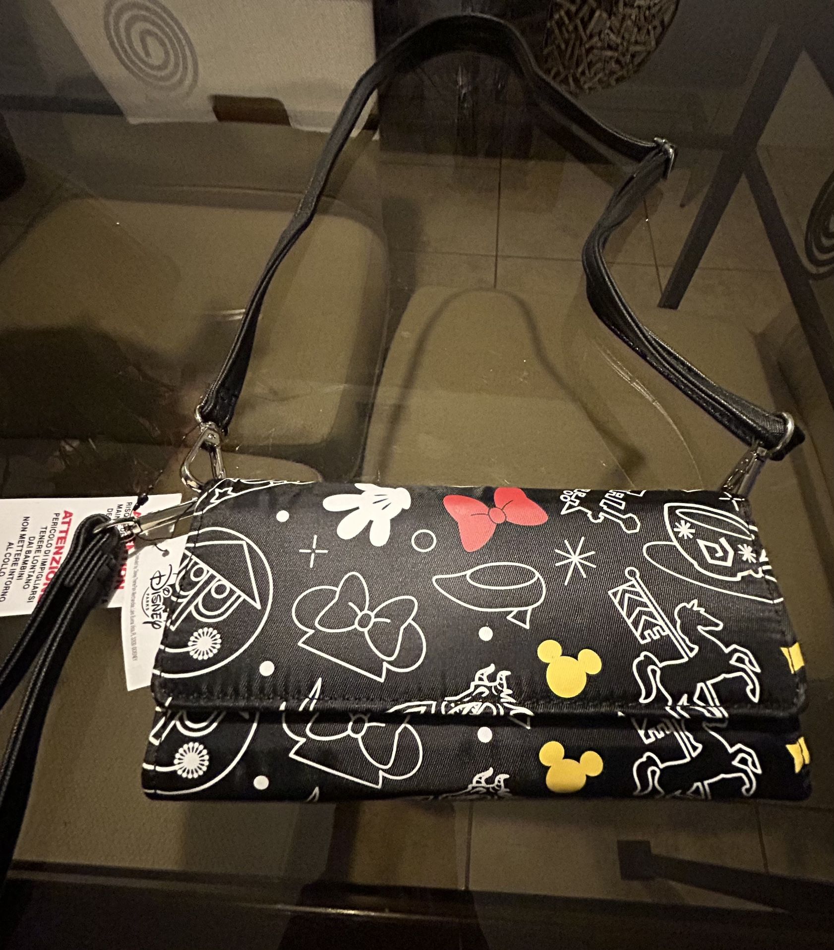 Disney crossbody purse + Trading pins