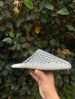 woven jelly slides, transparent cage mules, lattice jelly flats