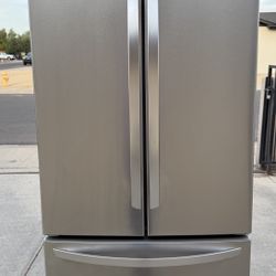REFRIGERATOR LG 33 WIDE STAINLESS STEEL 