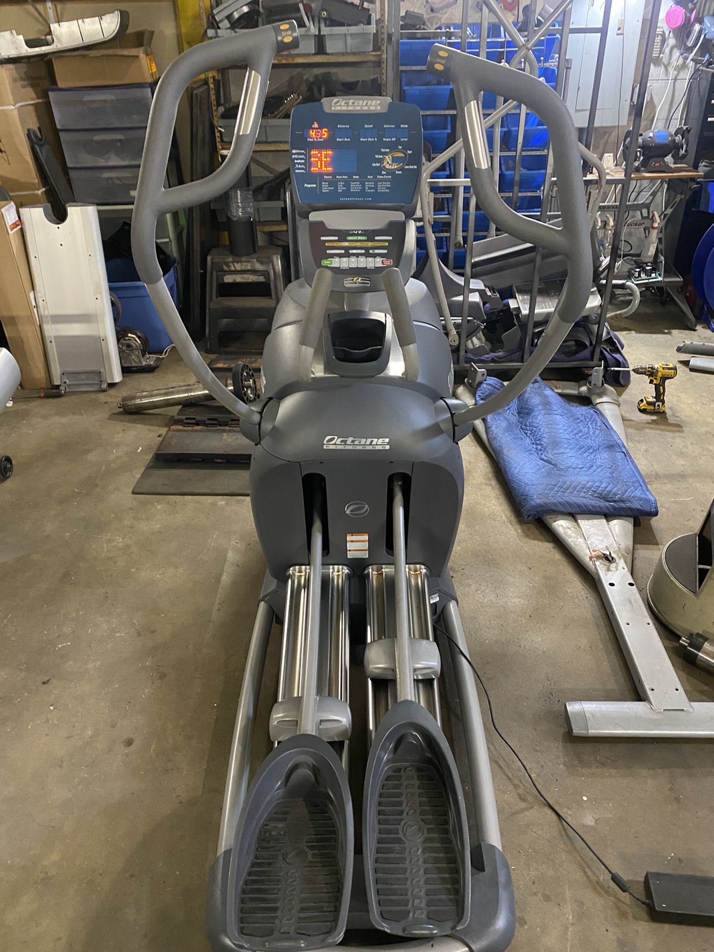 Octane Q47ci Elliptical Trainer