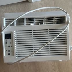 GE 6000 BTU Window Air Conditioner