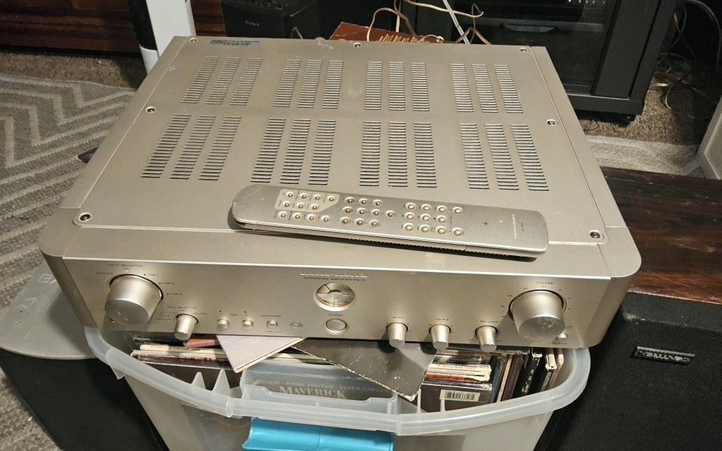 Marantz Amplifier With Remote Control