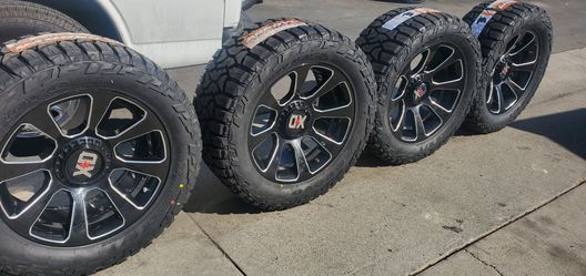 Tundra Wheels 5 lugs  and tires 33x12.50R20 RT  $1500 set of four
