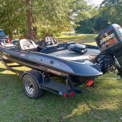 18  1/2 Ft  Stratos Bass Boat