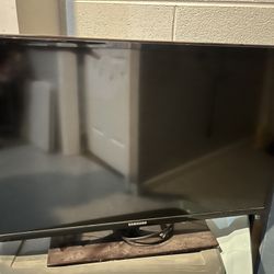 Used LED Tv Samsung UN26EH4050F Series 32 Inch