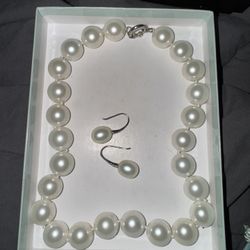 Ross Simons Pearl necklace and earring set